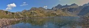 22 Vista panoramica sul Lago di sopra (2095 m) con Cima Cadelle